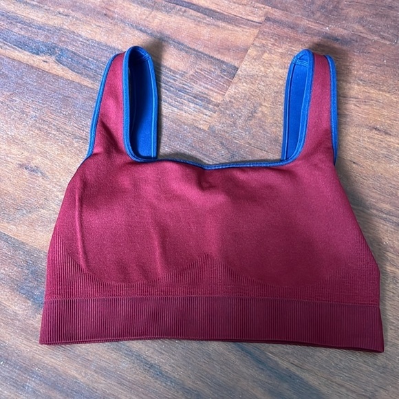 VS PINK Flip It Seamless Reversible Sports Bra navy blue & maroon medium stretch - Picture 10 of 10